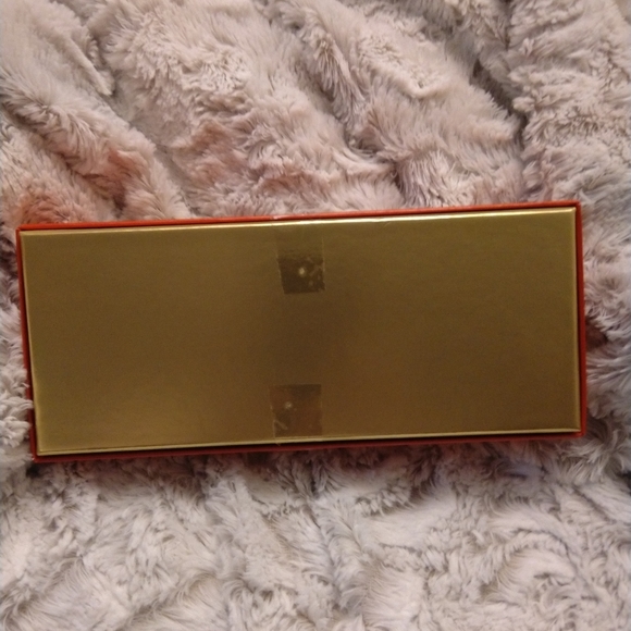 Armani Red Gift Box - Picture 3 of 8